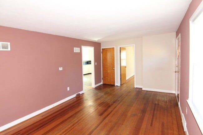 Photo - 740 1/2-740 1/2 Sunset St Unit 740 Sunset St - Main Level