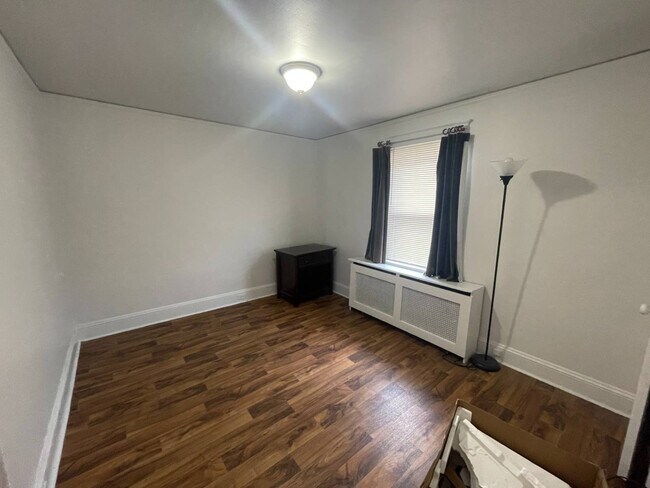 Photo - 30-31 1st St