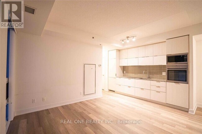 Photo - 318 Richmond St W Unit 1203