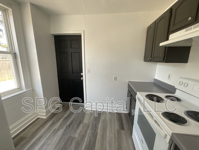 Photo - 613 W Mason Ave House