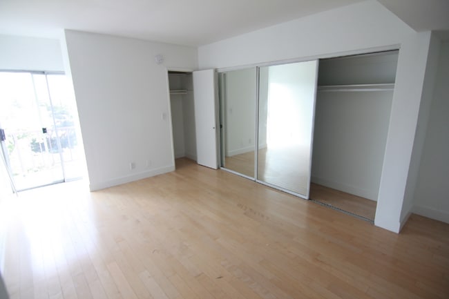 Photo - 3949 Los Feliz Blvd Unidad 302