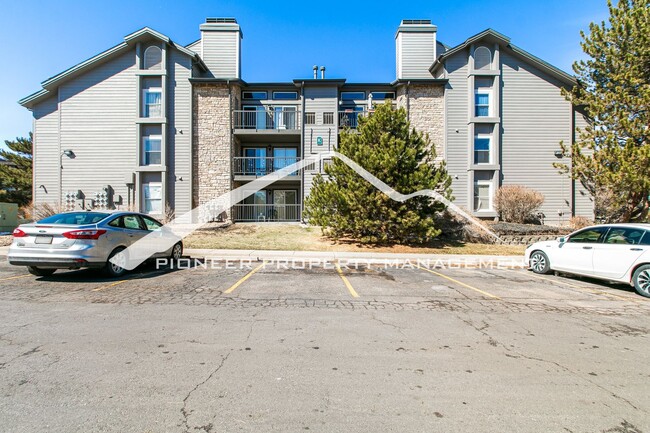 Cozy Condo with Balcony and Washer/Dryer - Cozy Condo with Balcony and Washer/Dryer