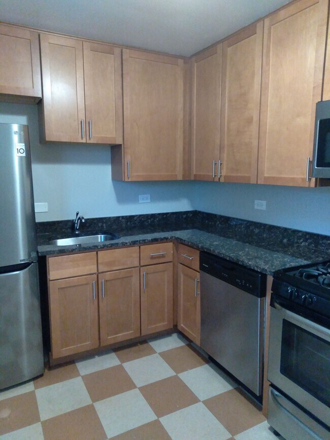 Photo - 837 Mulford-2 Unit 2