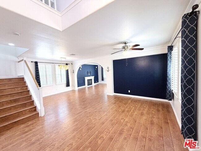 Photo - 25506 Burns Pl