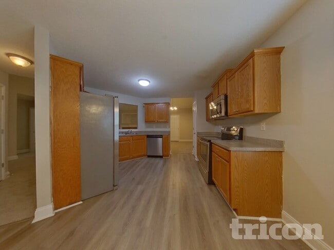 Photo - 214 Raleigh Way