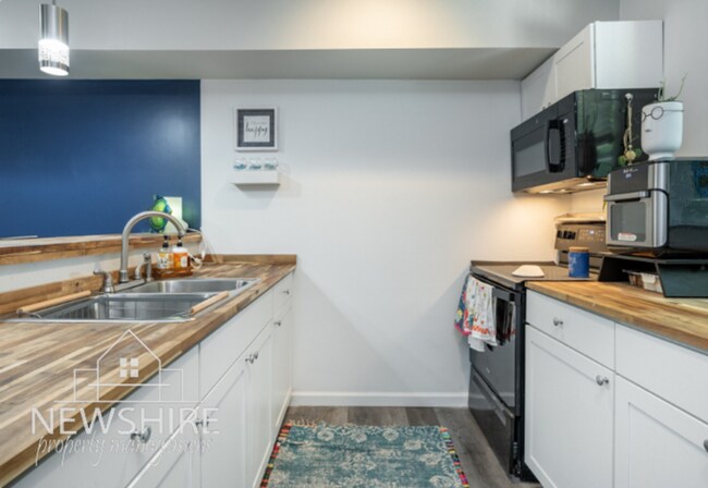 2 Bedroom Town Home! - Discover Hampton Ave Apartments in Greenville, SC!