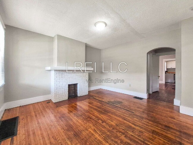Photo - 311 S 38th St