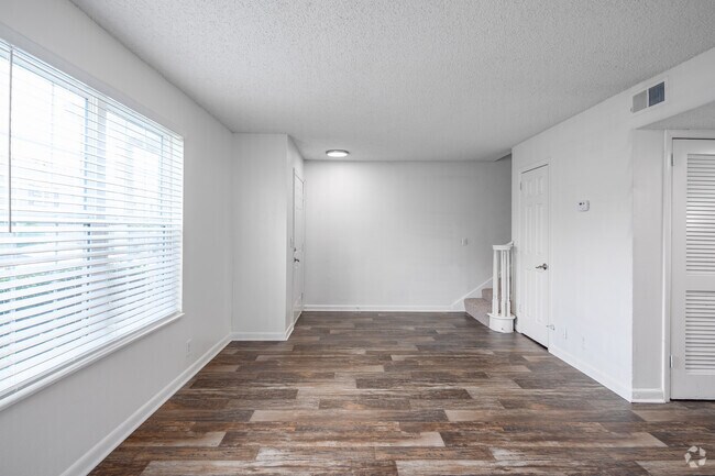 3BR, 2.5BA - Townhome - 1,489SF - Living Room