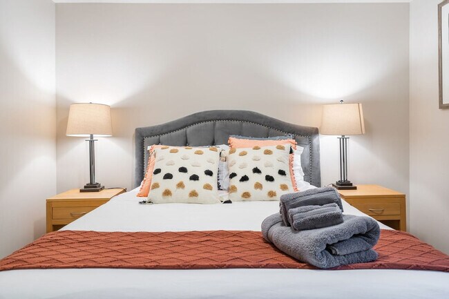 Photo - 3202 15th Ave W Unit ID1035945P