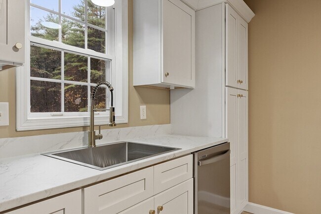 Photo - 72 Patterson Rd