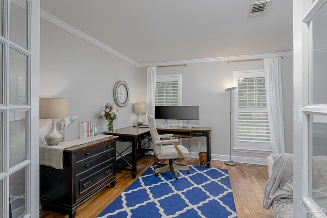 Photo - 405 Canterbury Ln