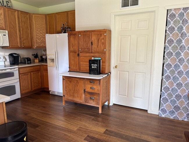 Photo - Welcome to your new home!  3 beds, 2.5 bat...
