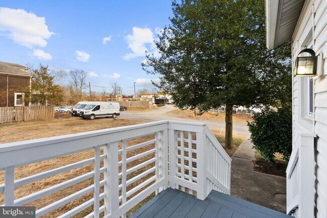 Photo - 10512 Warfield St