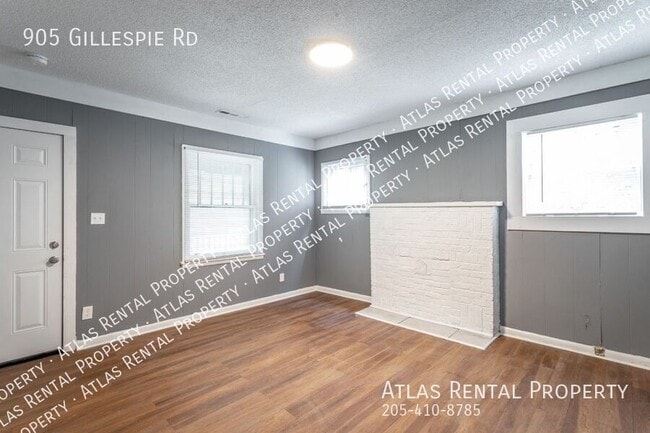 Photo - 905 Gillespie Rd