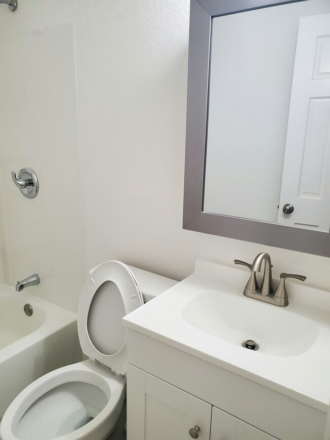 Photo - 1027 E Villa Marie St