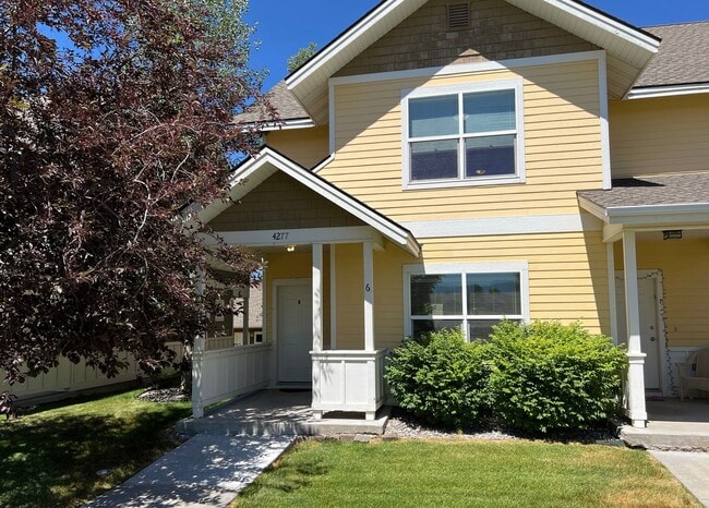 Building Photo - Mid-Term Unfurnished, 3 Bed 2.5 Bath Condo Unit 6