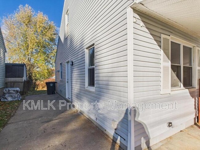 Photo - 2475 Ogden Ave