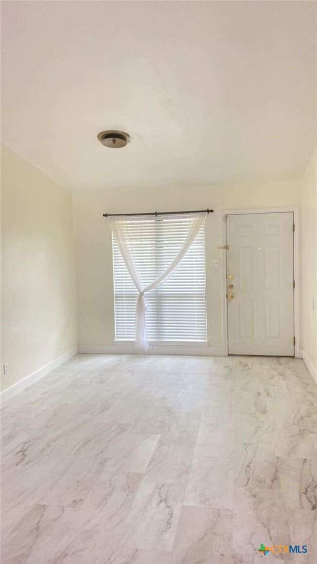 Photo - 1208 West Ln