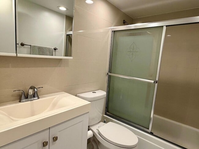 Photo - 3000 Riomar St Unidad 410