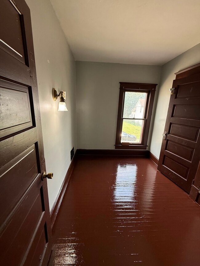 Photo - 83 N 10th St