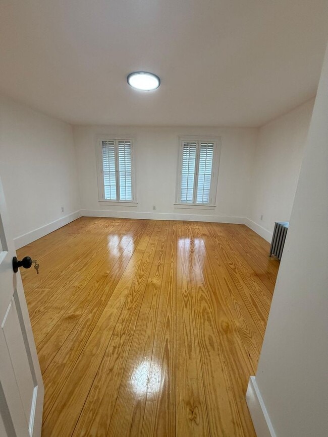 Building Photo - Millerton Unit House