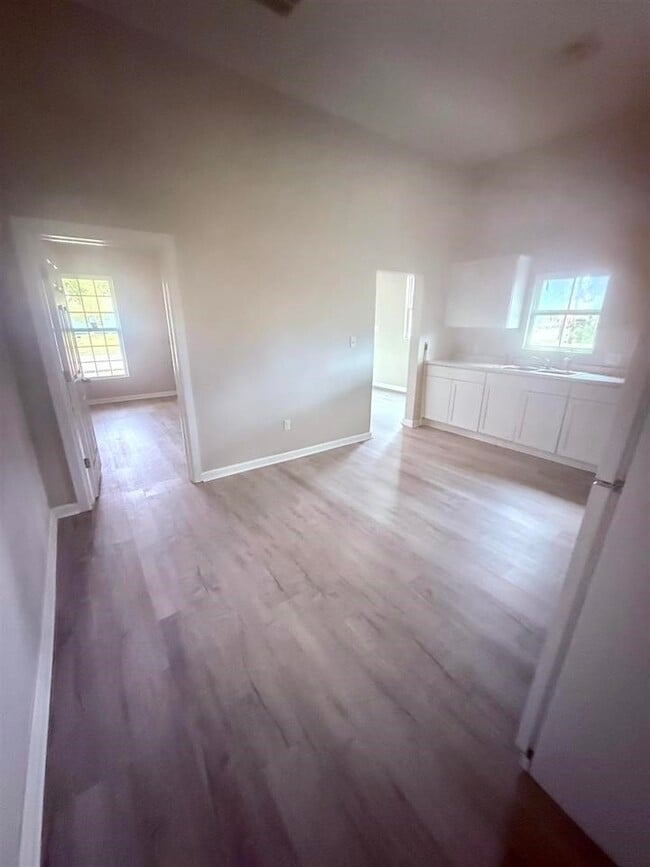 Photo - 2105 Laurel Ave