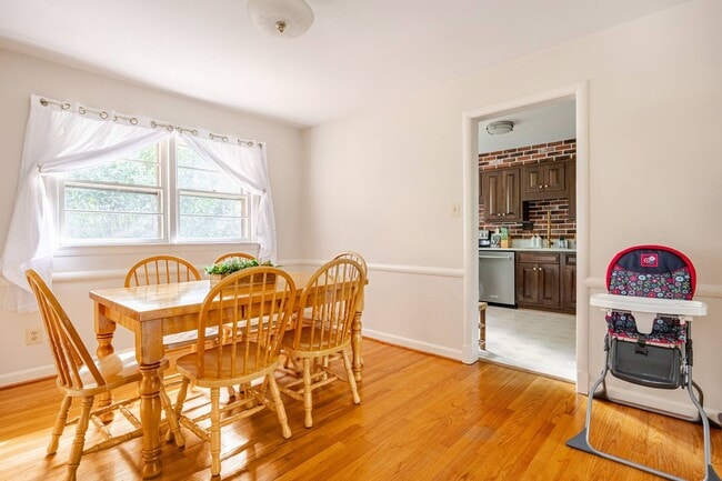 Photo - 7527 Fairwood Ln