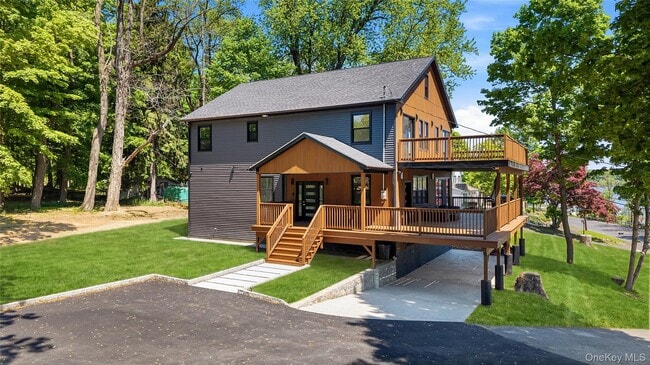 Building Photo - 548 Lakes Rd