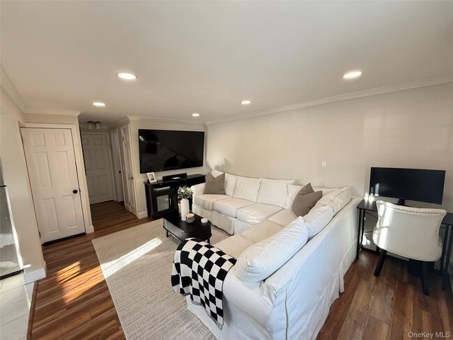 Photo - 547 Middle St