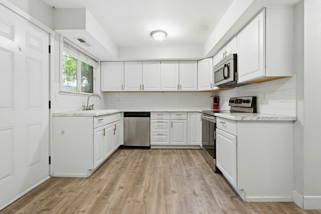 Photo - 1488 S 400 E