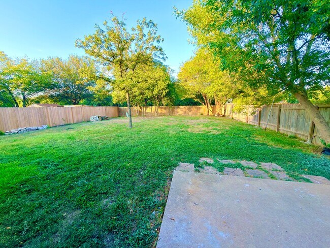 1008 Settlers Valley Dr
