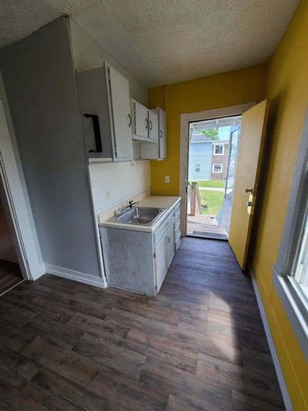 Photo - 225 S East St