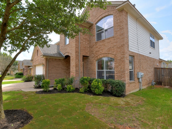 Photo - 3664 Rosalina Loop