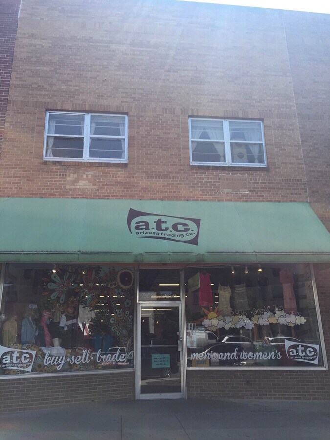 Photo - 736 Massachusetts St