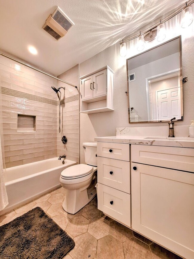 Photo - Beautiful 2bd Single Story House With Gate...