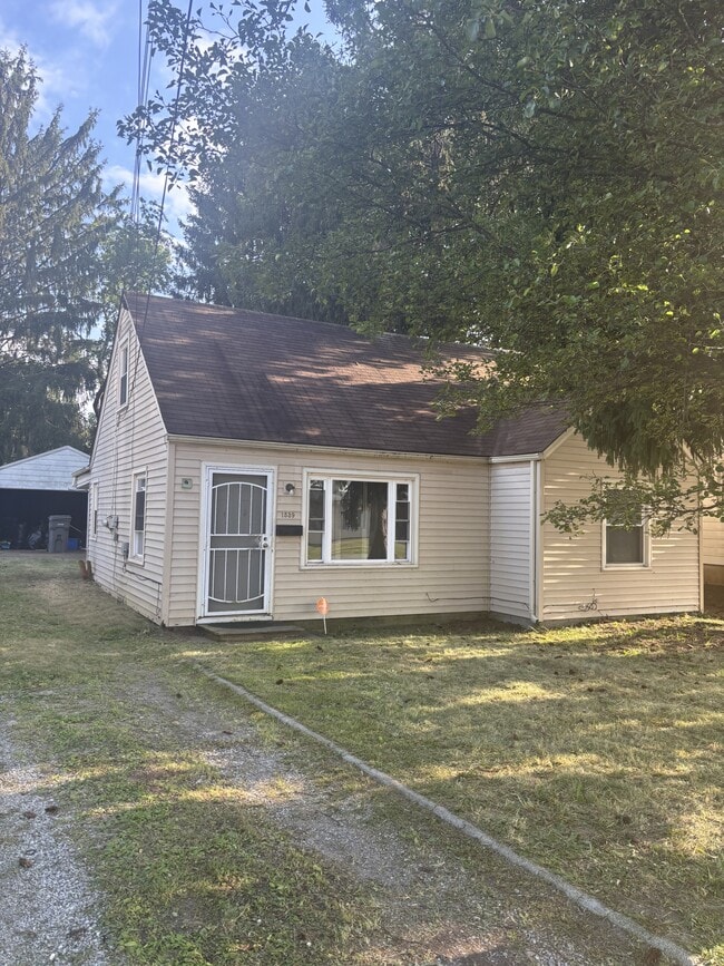 Building Photo - 1539 Wakefield Ave Rental