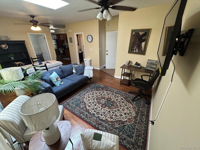 Photo - 611 Linwood St Unit 2nd Fl