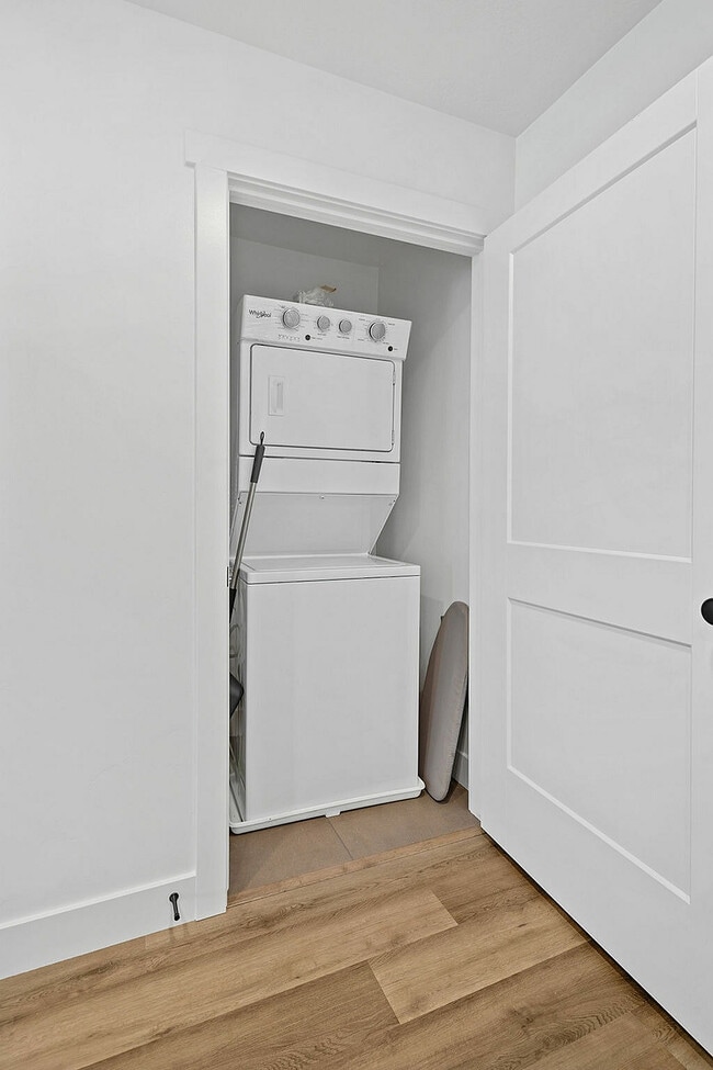 _DSC1695 - Madison Towns