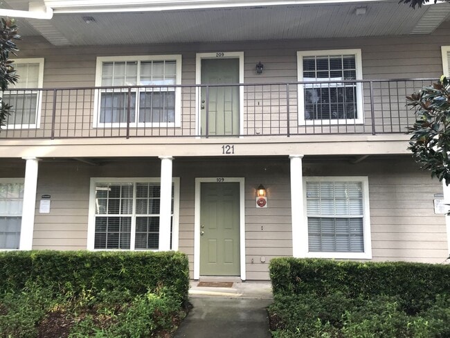 Building Photo - 2/2 In Hunter's Reserve (Oviedo) / Water Included Unit 201