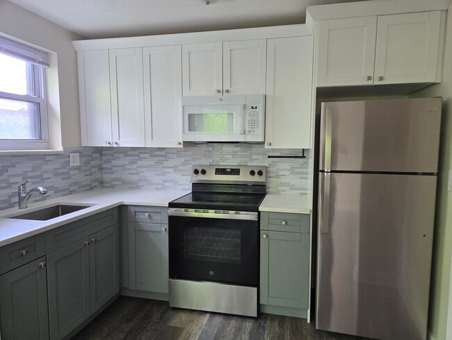 Building Photo - 685 Prospect Ave Unit 10 B