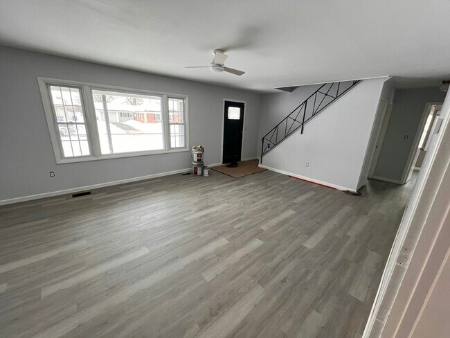 Photo - 8 Marboro Ln