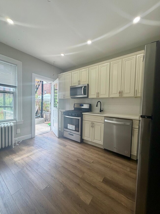 Photo - 39 64th St Unit 2