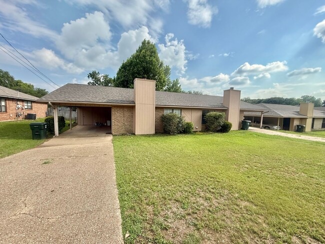 Building Photo - 3-bed/2-bath near Paluxy/Grande!