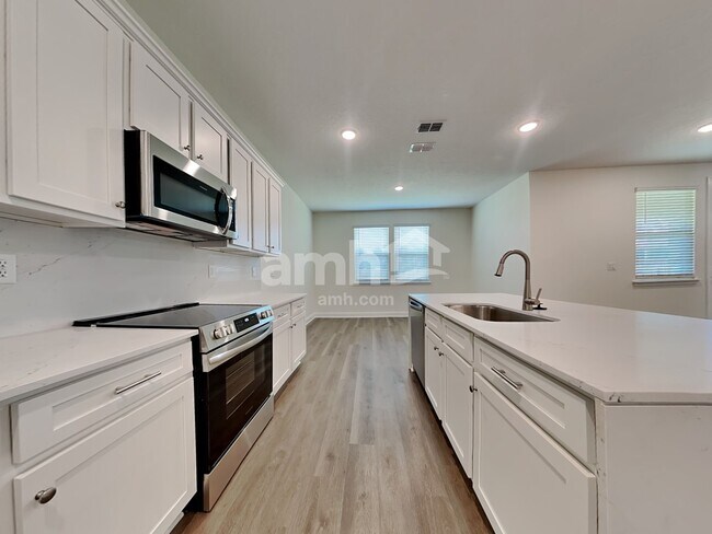 Photo - 11637 Hillside Dr