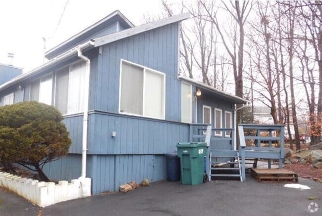 Building Photo - 7916 Sleepy Hollow Dr Rental