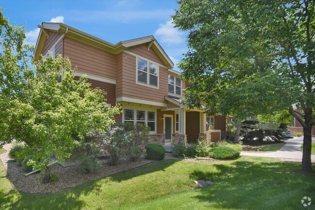 Building Photo - Modern 2-Bed, 3-Bath Home in The Village a...