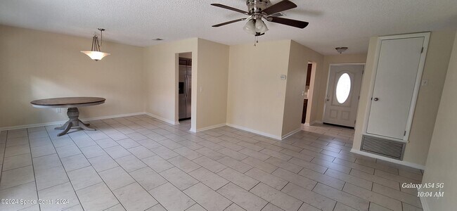 Photo - 605 Key Largo Dr S