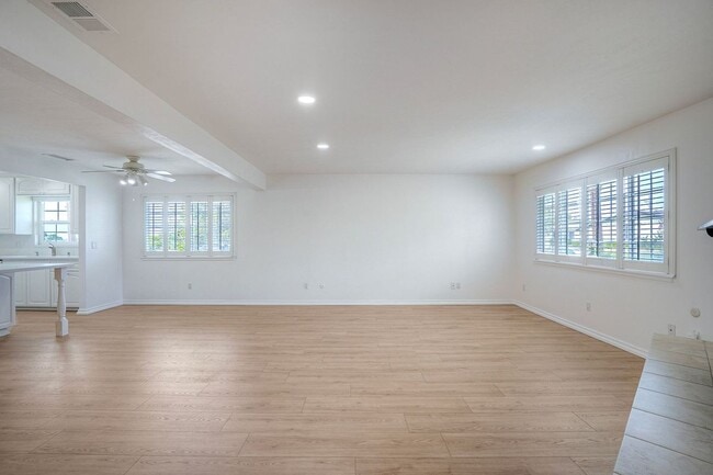 Photo - 2511 Meadow Lark Dr