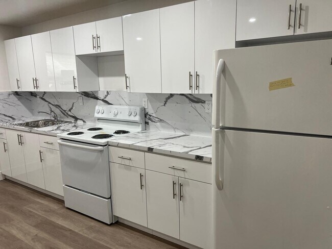 Photo - 1236 NW 4th Ave Unidad 2