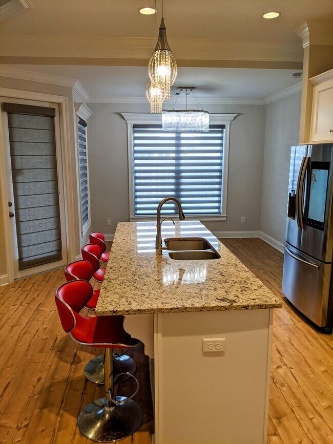 Photo - Nearly New and Ready for You!